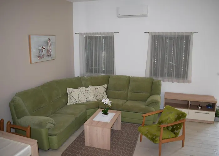 アパート Mio Mare ツレス