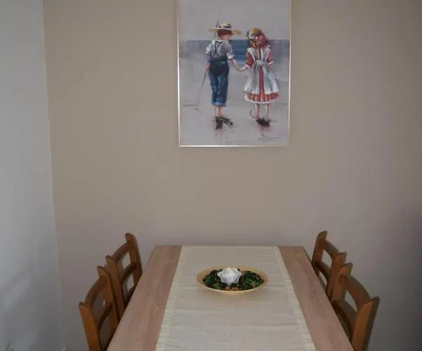 アパート Mio Mare ツレス